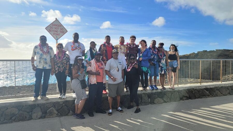 Waikiki: Oahu In a Day Circle Island Tour - Stops that mix culture and everyday island life