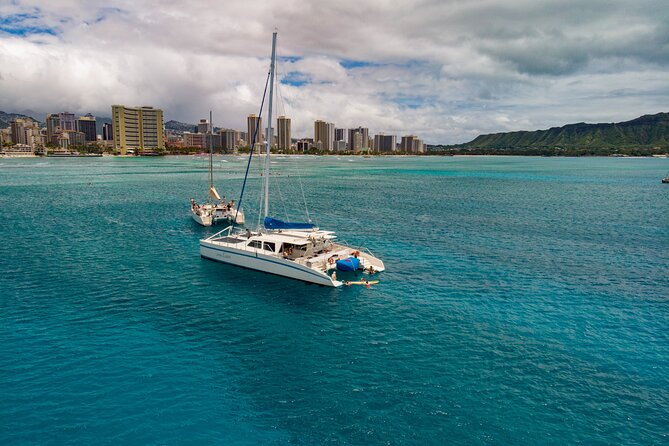 Waikiki Panorama Sail: Search for Hawaiian Sea Turtles - Crew energy, boat size, and the vibe you should expect