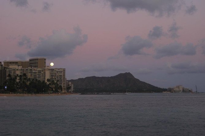 Waikiki Signature Sunset Catamaran Sail - Diamond Head turnaround at Le’ahi: the photo op gets a plan