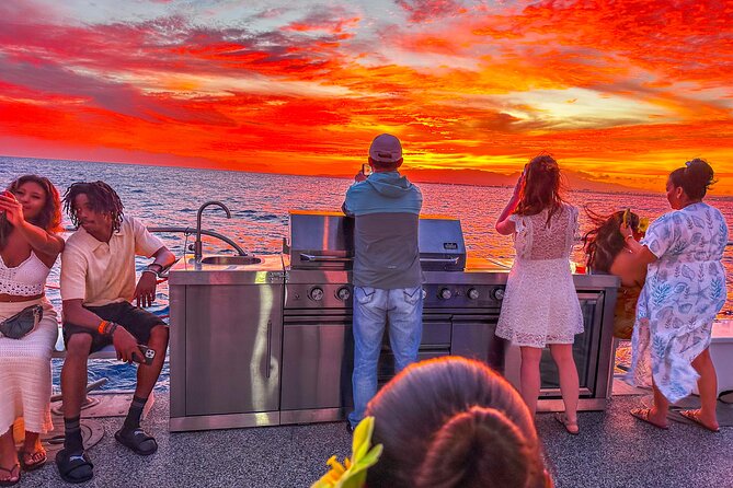 Waikiki Sunset Cruise from Oahu - Music and Atmosphere: Surround Sound With a Relaxed Pace