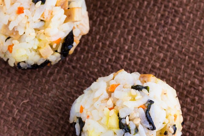 We Go Eat: Secret Aloha Bites Tour - Price and value, with small-group comfort