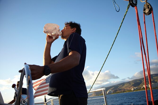 West Oahu Deluxe Whale Watching Sail - Group size and vibe: who this trip suits best