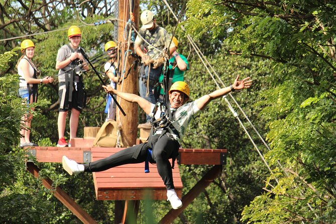 Zip & Dip: Zipline and Wet 'n' Wild Waterpark Combo - The Transportation Bonus: Waikiki Pickup and Smooth Switching